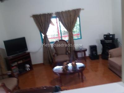 Casa en venta en Mundo Nuevo, Pereira · foto 2 de 8
