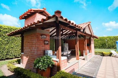 Casa de 5 alcobas en venta en Cerritos, Pereira, 1470 m² · foto 3 de 20