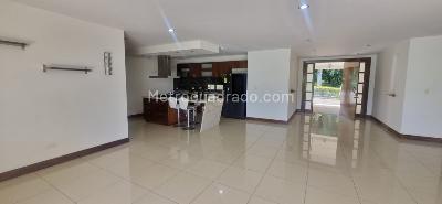 Casa de 4 alcobas en venta en Via Cerritos, Pereira, 2000 m² · foto 11 de 20