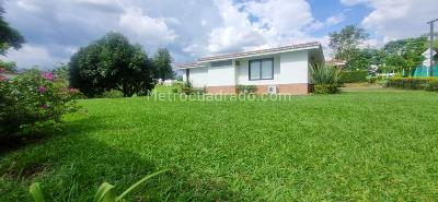 Casa de 4 alcobas en venta en Via Cerritos, Pereira, 2000 m² · foto 2 de 20