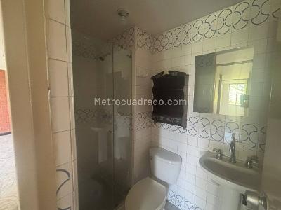 Apartamento en venta en Jardin Ii, Pereira · foto 10 de 16