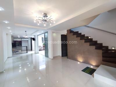 Casa en venta en Pinares, Pereira · foto 2 de 19