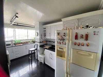 Apartamento en venta en Pinares, Pereira · foto 10 de 13