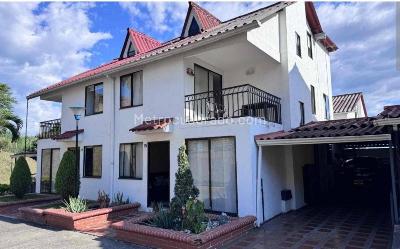 Casa en venta en Av 30 De Agosto, Pereira · foto 2 de 16