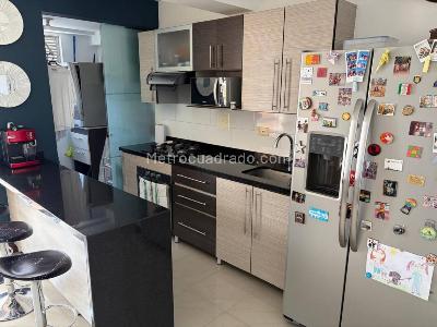 Apartamento de 2 alcobas en venta en Pinares, Pereira, 78 m² · foto 4 de 15