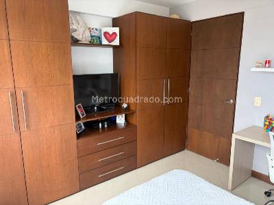 Apartamento de 2 alcobas en venta en Pinares, Pereira, 78 m² · foto 10 de 15