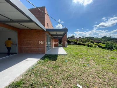 Casa en venta en Pueblito Cafetero, Pereira · foto 2 de 20