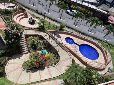 Apartamento en venta en Av 30 De Agosto, Pereira · foto 2 de 9