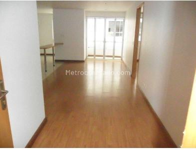 Apartaestudio en venta en Pinares, Pereira, 60 m² · foto 2 de 10