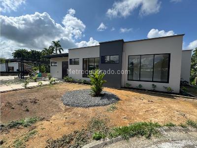 Casa de 3 alcobas en venta en Cerritos, Pereira, 2000 m² · foto 3 de 19