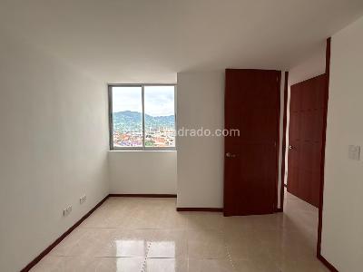 Apartamento en venta en Pinares, Pereira · foto 2 de 10