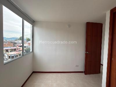 Apartamento en venta en Pinares, Pereira · foto 7 de 10