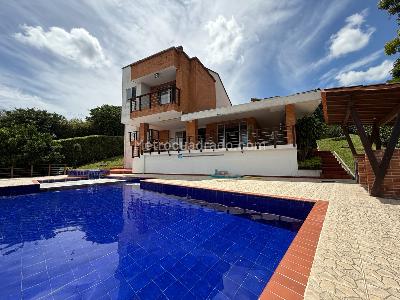 Casa de 4 alcobas en venta en Cerritos | El Tigre, Pereira, 1850 m² · foto 2 de 10