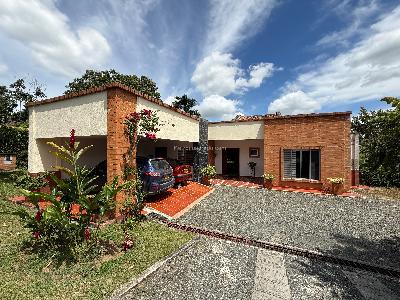 Casa de 4 alcobas en venta en Cerritos | El Tigre, Pereira, 1850 m² · foto 3 de 10