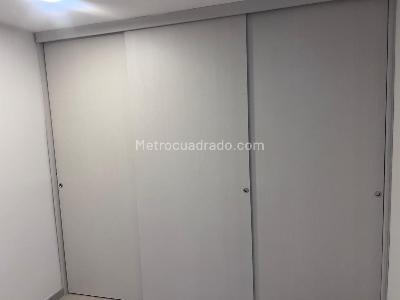 Apartamento en venta en Zona Industrial Montevideo, Bogotá · foto 9 de 17