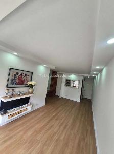 Apartamento de 3 alcobas en venta en Sector Mazuren, Bogotá, 76 m² · foto 3 de 13