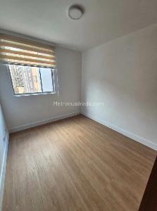 Apartamento de 3 alcobas en venta en Sector Mazuren, Bogotá, 76 m² · foto 5 de 13