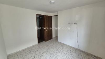 Apartamento de 3 alcobas en venta en Puente Grande, Bogotá, 50 m² · foto 2 de 14