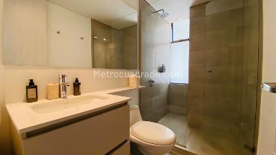 Apartamento de 3 alcobas en venta en El Poblado Castropol, Medellín, 100 m² · foto 13 de 20