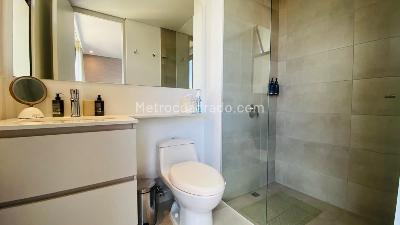 Apartamento de 3 alcobas en venta en El Poblado Castropol, Medellín, 100 m² · foto 19 de 20