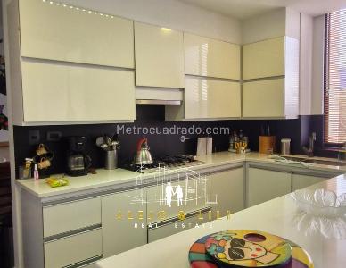 Apartamento de 4 alcobas en venta en Poblado Alto, Medellín, 189 m² · foto 12 de 20
