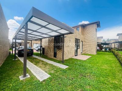 Casa de 3 alcobas en arriendo en La Naveta, Cajicá, 250 m² · foto 2 de 20