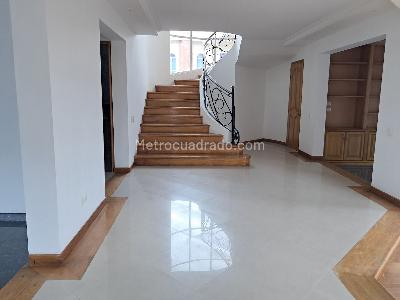 Casa de 5 alcobas en venta en Club Residencial Guarigua, Cajicá, 370 m² · foto 4 de 19