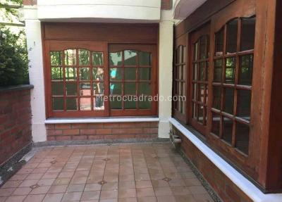 Casa de 4 alcobas en arriendo en Loma De San Jose, Sabaneta, 450 m² · foto 10 de 13