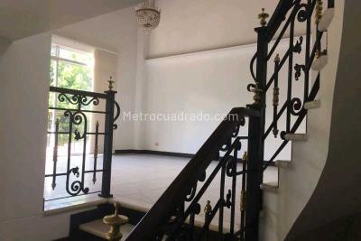 Casa de 4 alcobas en arriendo en Loma De San Jose, Sabaneta, 450 m² · foto 5 de 13