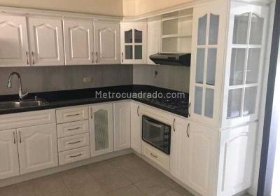 Casa de 4 alcobas en arriendo en Loma De San Jose, Sabaneta, 450 m² · foto 7 de 13