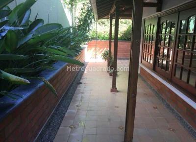 Casa de 4 alcobas en arriendo en Loma De San Jose, Sabaneta, 450 m² · foto 8 de 13