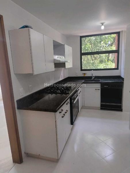Apartamento de 3 Alcobas en Arriendo en El Poblado (La Inferior) - 3
