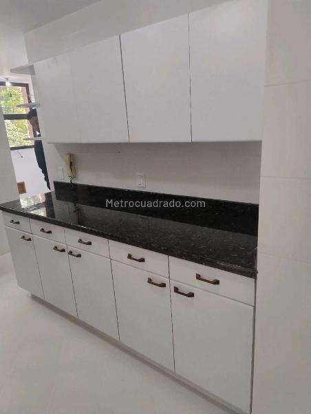 Apartamento de 3 Alcobas en Arriendo en El Poblado (La Inferior) - 4