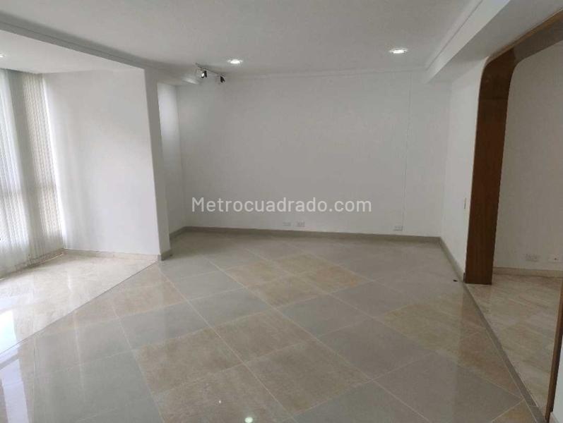 Apartamento de 3 Alcobas en Arriendo en El Poblado (La Inferior) - 6