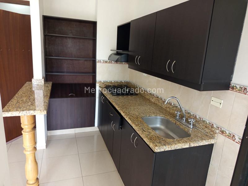 Apartamento de 3 Alcobas en Rodeo Alto con Balcones - 3