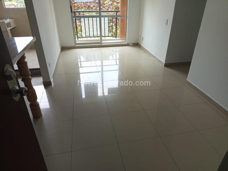 Apartamento de 3 Alcobas en Rodeo Alto con Balcones - 4