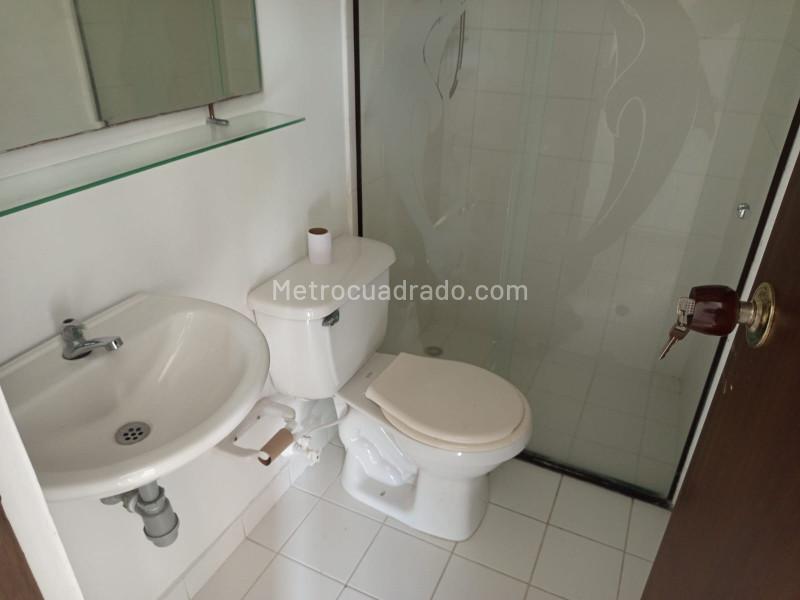 Apartamento de 3 Alcobas en Rodeo Alto con Balcones - 8