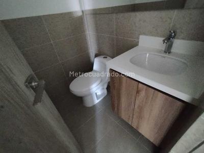 Apartamento de 2 alcobas en arriendo en Ciudad Del Rio, Medellín, 80 m² · foto 5 de 10