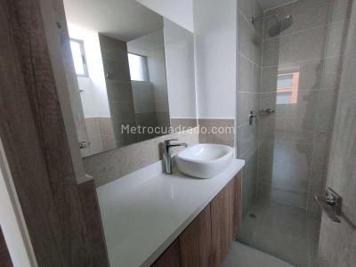 Apartamento de 2 alcobas en arriendo en Ciudad Del Rio, Medellín, 80 m² · foto 8 de 10
