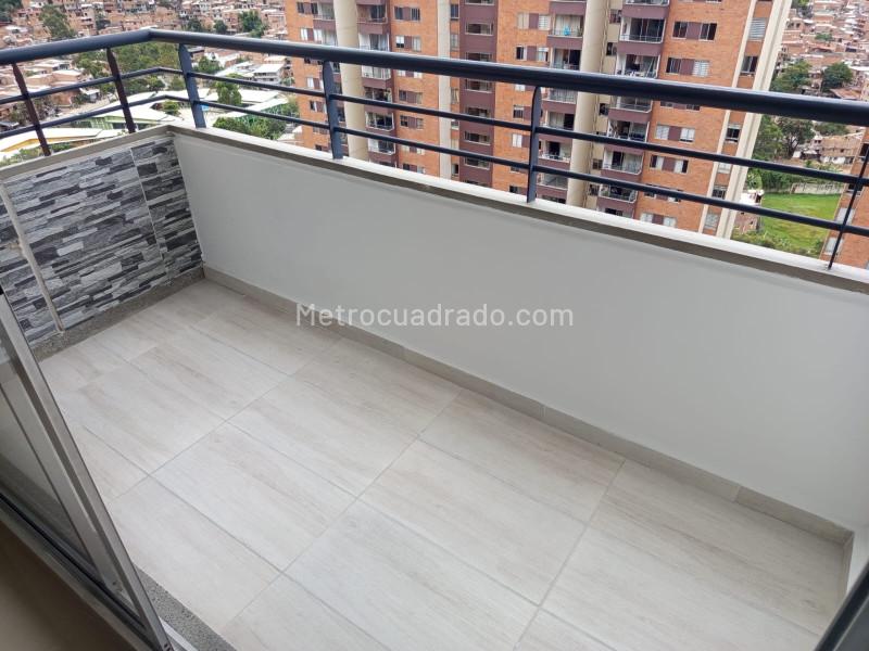 3BR Apartment with Balcony in Loma De Los Bernal - 7