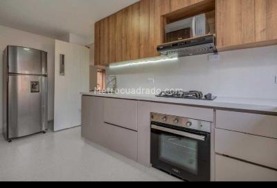 Apartamento de 4 alcobas en arriendo en Poblado San Lucas, Medellín, 130 m² · foto 2 de 13