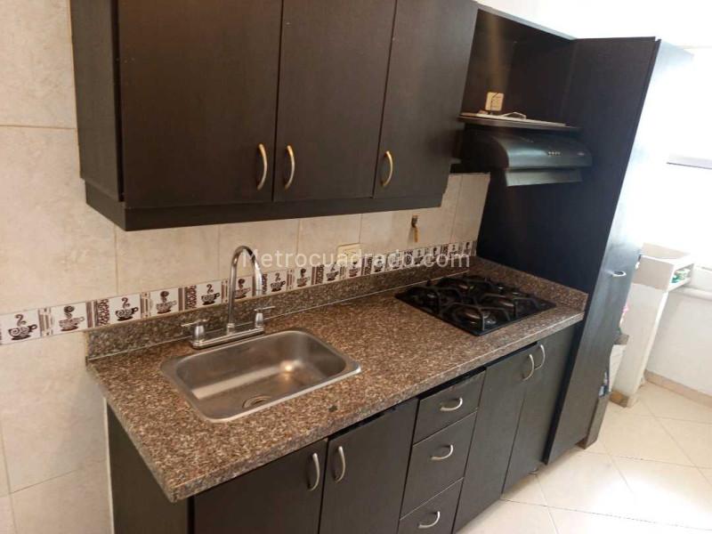 Apartamento Acogedor de 3 Alcobas en Rodeo Alto - 2