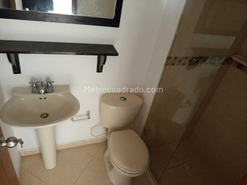 Apartamento Acogedor de 3 Alcobas en Rodeo Alto - 5