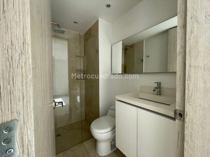 Spacious 3BR Apartment in Poblado El Tesoro - 5