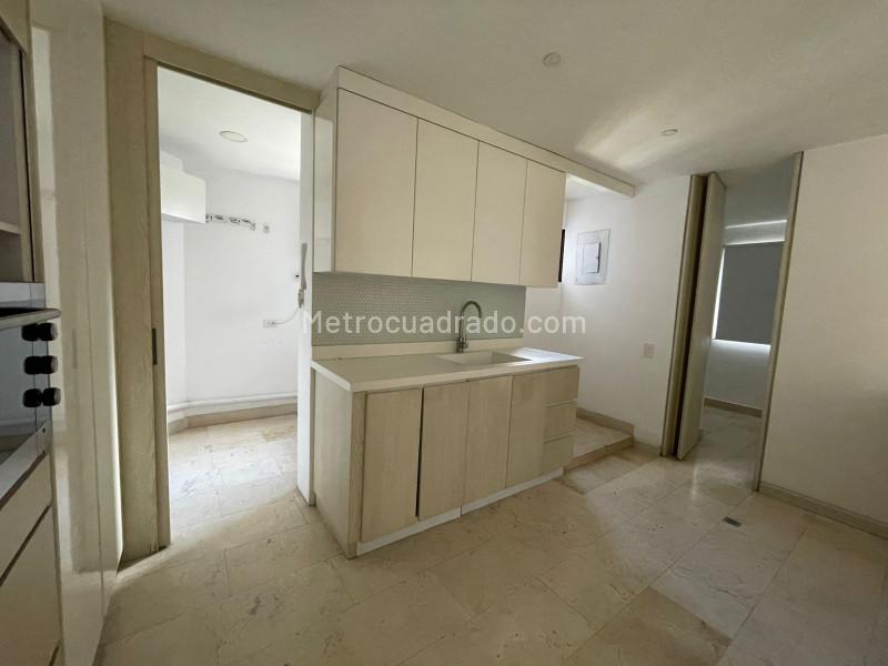 Spacious 3BR Apartment in Poblado El Tesoro - 6