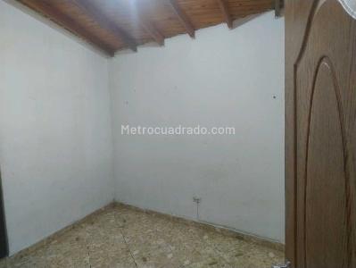 Casa de 3 alcobas en venta en La Gran Avenida, Medellín, 91 m² · foto 6 de 20