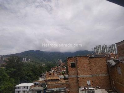 Casa de 3 alcobas en venta en La Gran Avenida, Medellín, 91 m² · foto 17 de 20