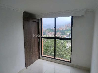 Apartamento de 2 alcobas en venta en Robledo Palenque, Medellín, 43 m² · foto 14 de 18
