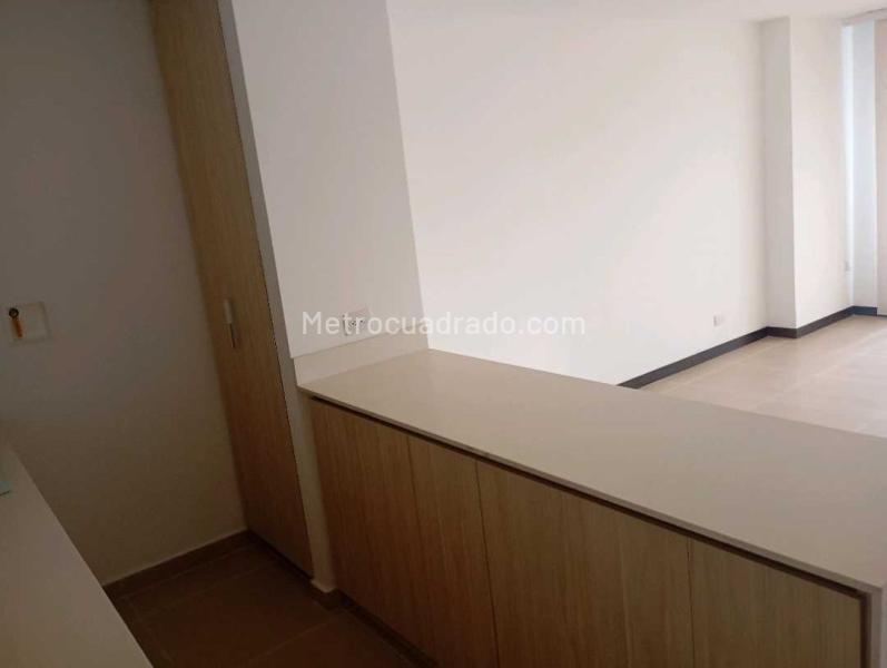 Apartamento Moderno de 3 Alcobas con Terraza en Los Gonzalez - 5