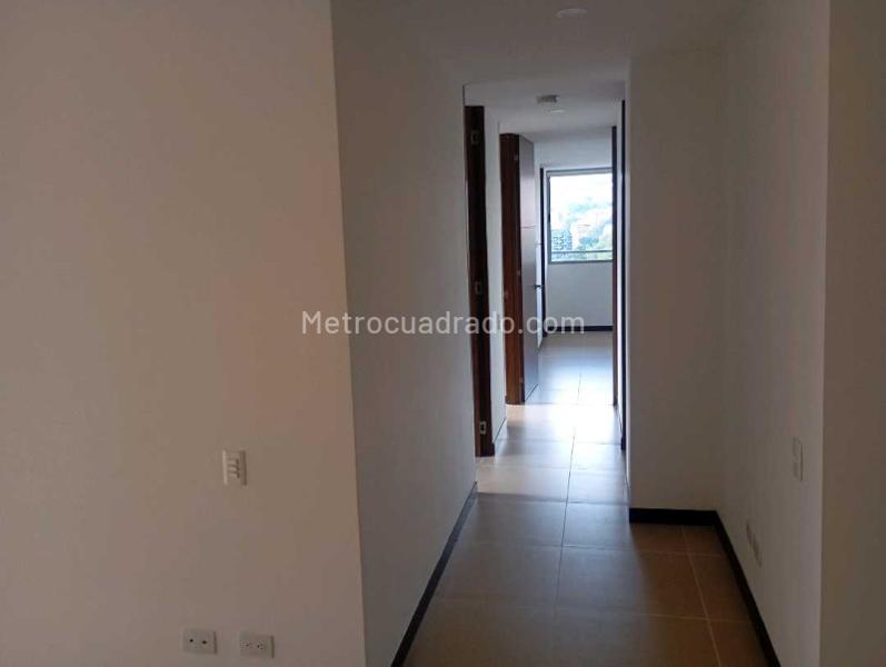 Apartamento Moderno de 3 Alcobas con Terraza en Los Gonzalez - 6